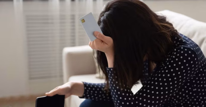 طالبة على عتبة البرد… حين تتحول “السلطة” إلى قرار بالطرد من الإنسانية缩略图