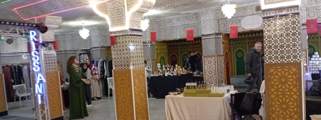 دار الريصاني بوجدة: شواهد تقديرية وتشجيعية خلال حفل اختتام معرض سوق العيد.插图3