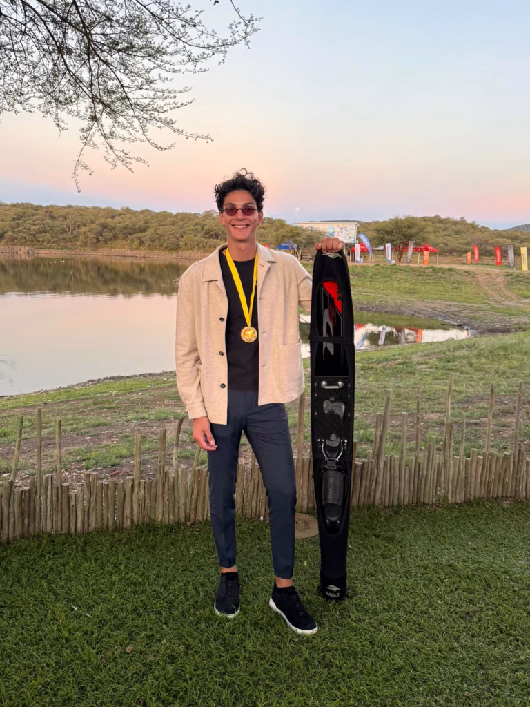 المغربي كامل بلمراح يتربع على عرش التزلج على الماء الإفريقي في ناميبيا插图1 المغربي كامل بلمراح يتربع على عرش التزلج على الماء الإفريقي في ناميبيا插图1