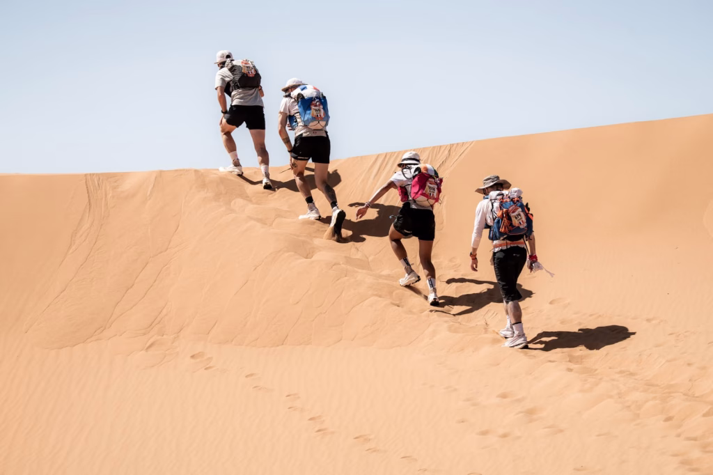 ماراطون الرمال 2026: محمد المرابطي يوسّع الفارق ويحقق تتويجا أسطوريا插图3 ماراطون الرمال 2026: محمد المرابطي يوسّع الفارق ويحقق تتويجا أسطوريا插图3