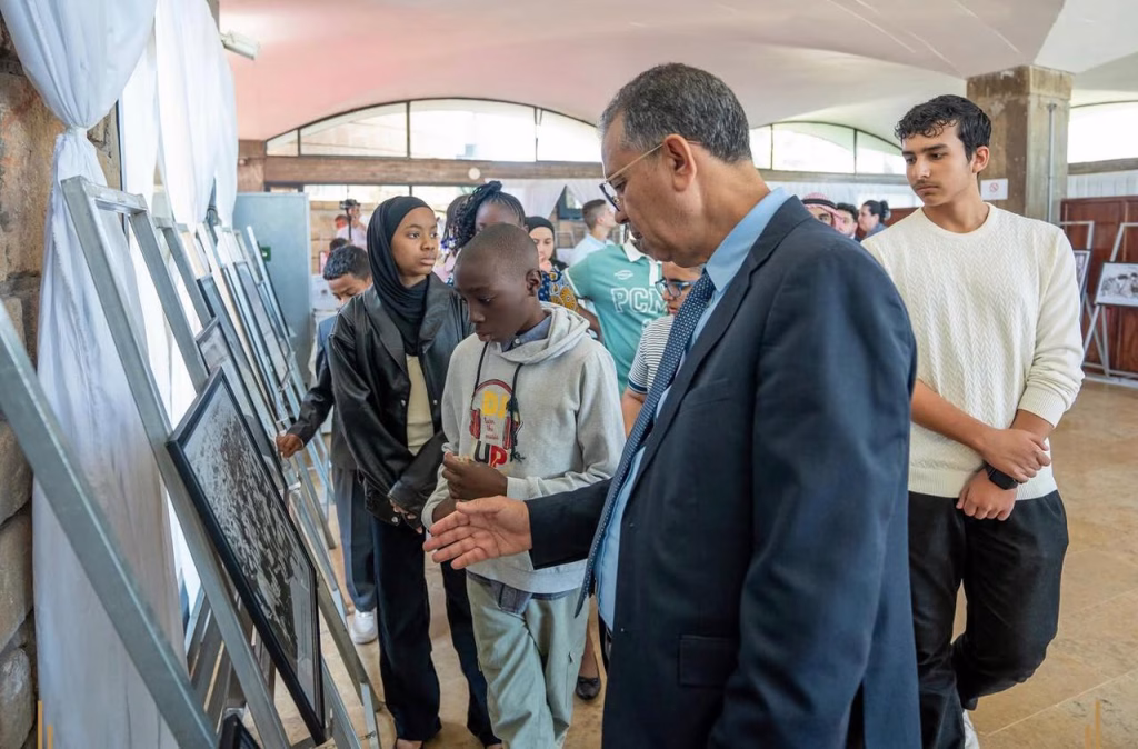 الرباط .. تنظيم ورشة في الإعلام ومعرض حول تاريخ الصحافة المغربية لفائدة الأطفال المشاركين في الدورة الـ6 لمحاكاة القمة الدولية للطفولة من أجل القدس插图3