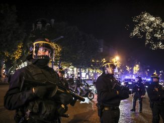 غضب جماهير باريس سان جيرمان: «التذاكر المحدودة».. أزمة تُفسد فرحة التتويج بـ«الأبطال»缩略图 غضب جماهير باريس سان جيرمان: «التذاكر المحدودة».. أزمة تُفسد فرحة التتويج بـ«الأبطال»缩略图