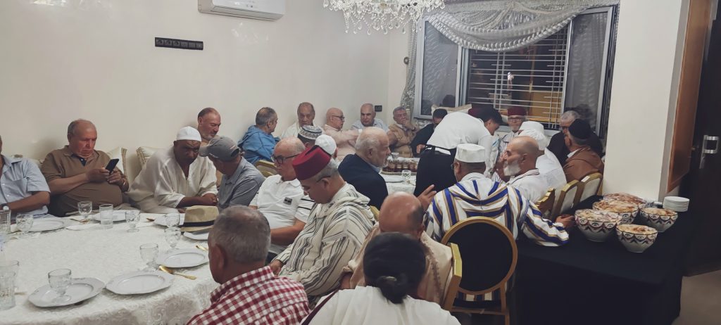 منزل عمدة وجدة.. تحول الى قبلة للنخب والمواطنين والمناسبة رجوعه من حج ميمون插图5