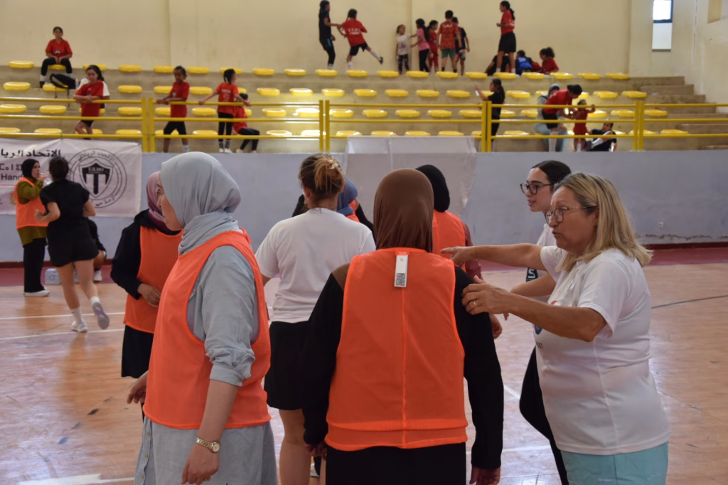 مشاركة فرنسية تُثري النسخة الثالثة من برنامج تكوين فتيات كرة اليد بوجدة插图1 مشاركة فرنسية تُثري النسخة الثالثة من برنامج تكوين فتيات كرة اليد بوجدة插图1