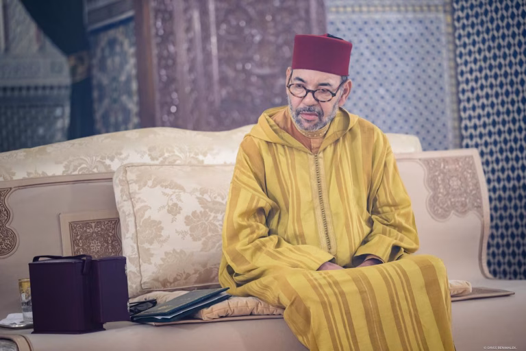 في المملكة المغربية حيث الصمت أحياناً أبلغ من التصريح … إشارة في ليلة المولد