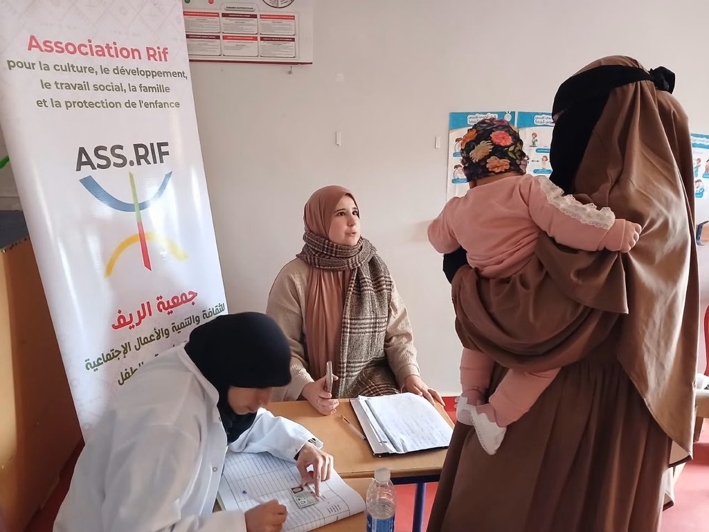 إقليم الحسيمة.. حملة تحسيسية بتافساست لتعزيز التلقيح وحماية صحة الأطفال والنساء插图3