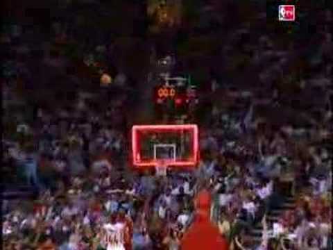 Bonzi Wells’ 3/4 Court Heave