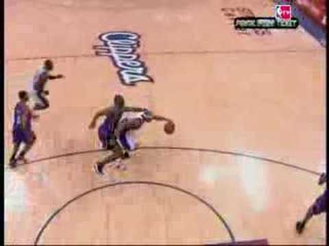 Corey Maggette’s Over the Head Shot