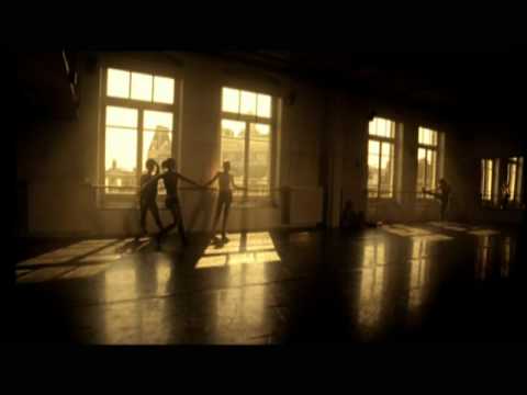Tiësto feat Maxi Jazz – Dance4Life