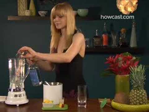 How to Make a Piña Colada