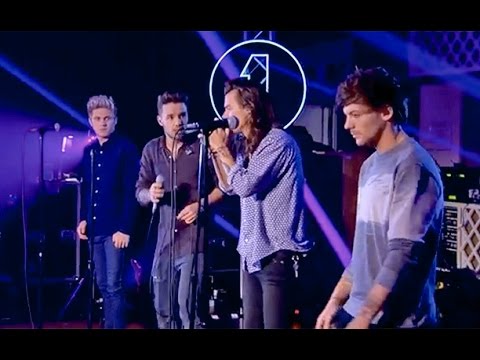 One Direction Gets Emotional During ‘Torn’ Performance! | Hollywire